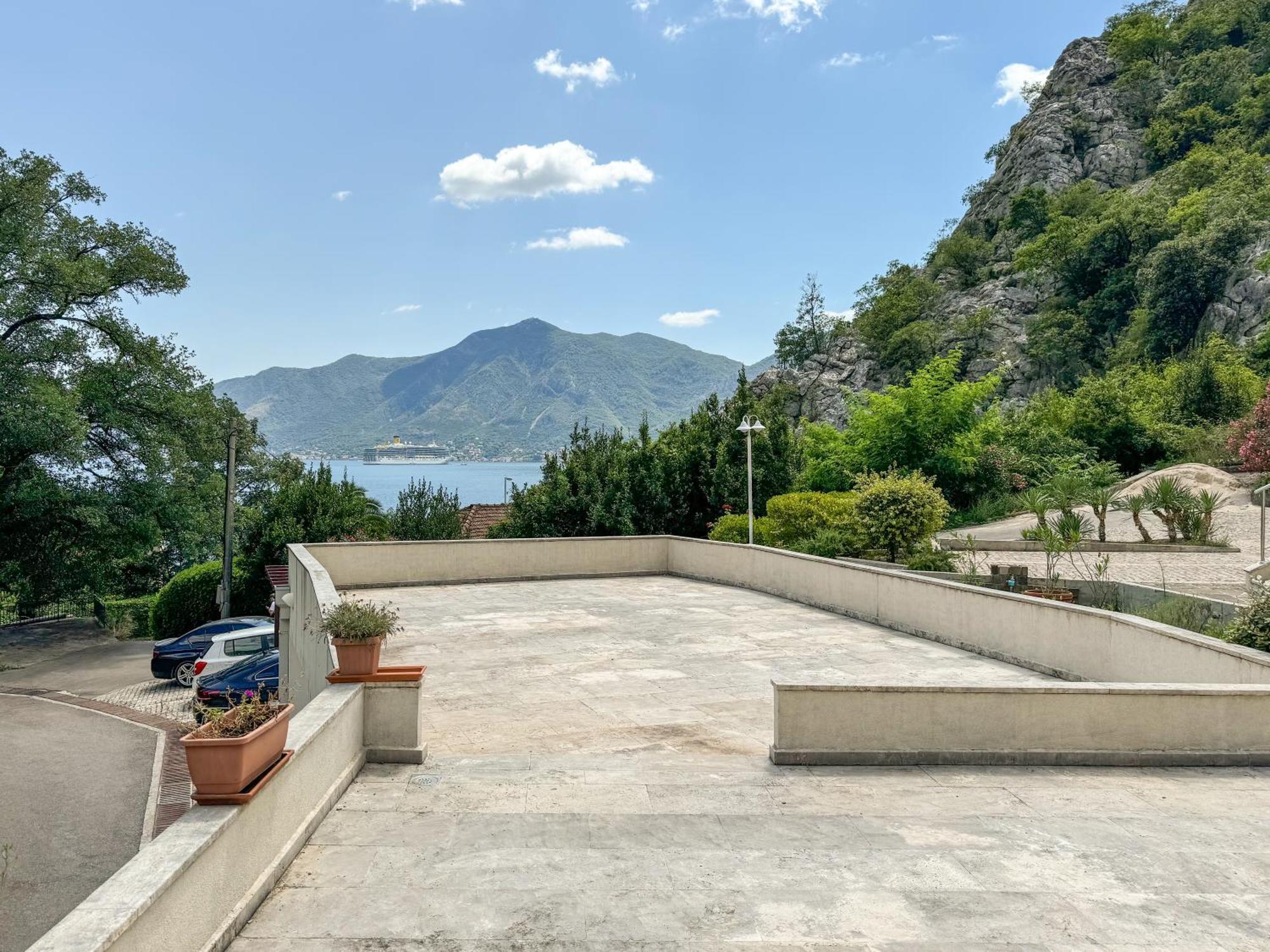Olea Apartments Orahovac Kotor Bagian luar foto